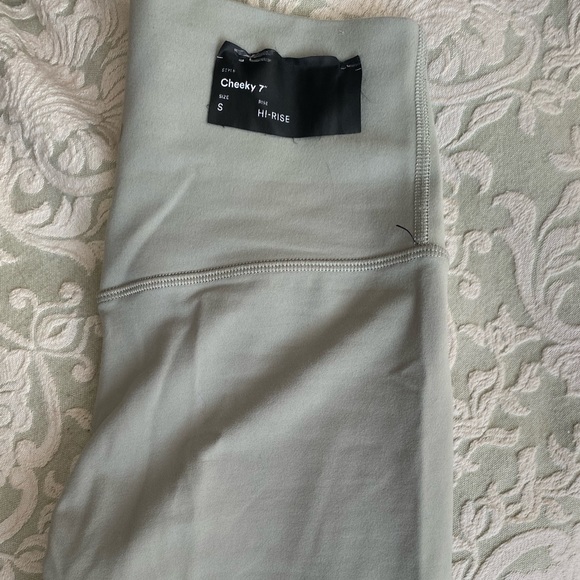 TNA Cheeky 7” Biker Shorts - Size Small - Picture 3 of 3